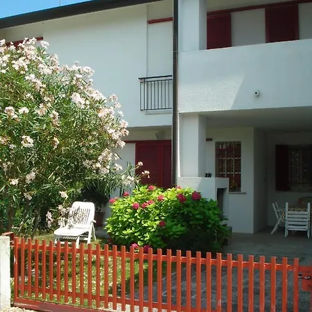 Newly Renovated With Private Garden Villa *