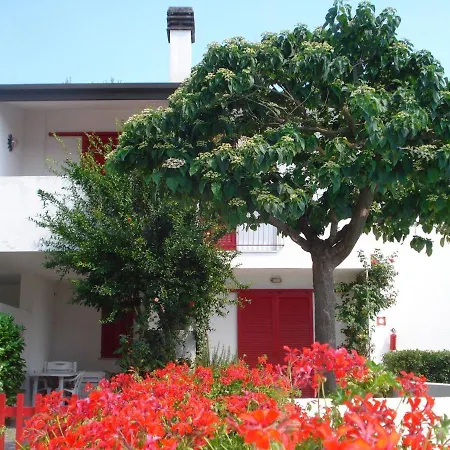 Newly Renovated With Private Garden Villa *